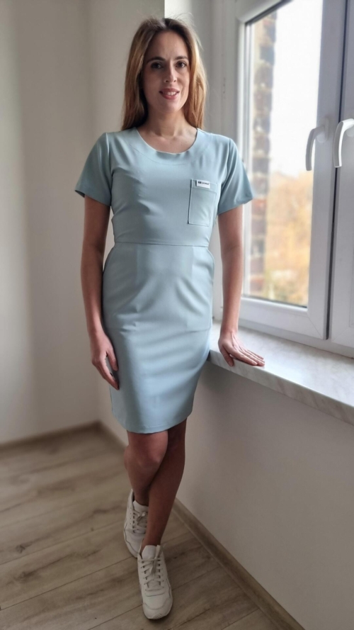 Sukienka medyczna damska taliowana kolor COLD MINT EFIMED